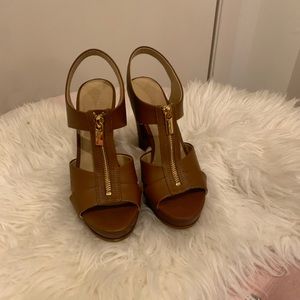 MK tan heels